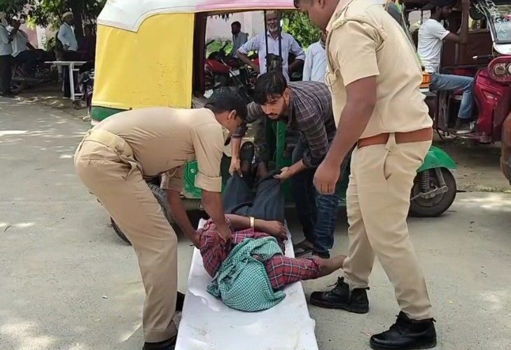 Two bikes collide Kasganj | कासगंज में दो बाइक की टक्कर: एक की मौत, दो घायल अलीगढ़ रेफर; टप्पल और ढोलना के रहने वाले थे राइडर्स – Kasganj News