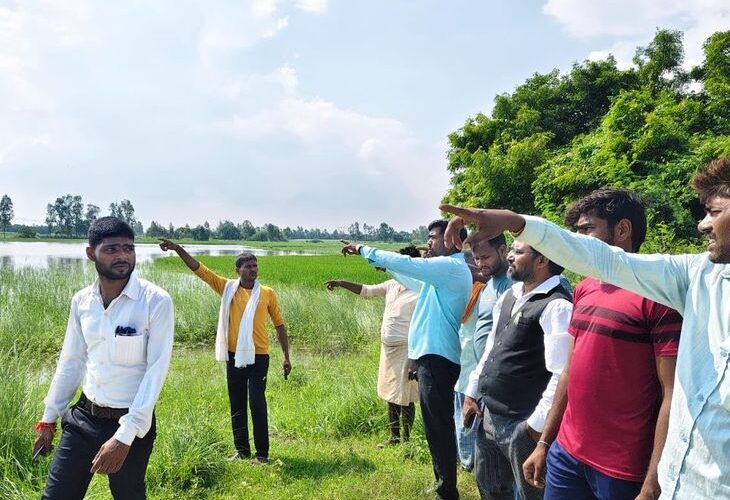 Canal water filled the fields in Unnao | उन्नाव में खेतों में भरा नहर का पानी: 200 से अधिक किसानों की धान की फसल बर्बाद, बोले- अफसरों ने नाली नहीं साफ कराई – Unnao News