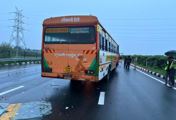 Bus collides with truck in Etawah, 10 passengers injured | इटावा में ट्रक से भिड़ी बस, 10 यात्री घायल: देवरिया से दिल्ली जा रही थी रोडवेज बस, ओवरटेक के दौरान हुआ हादसा – Etawah News