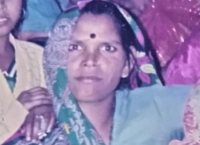 Woman dies in road accident in Lakhimpur | लखीमपुर में सड़क हादसे में बुजुर्ग महिला की मौत: अज्ञात बाइक सवार ने मारी टक्कर , पुलिस जांच में जुटी – Nighasan News