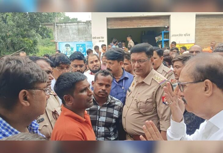 Fertilizer shortage in UP | यूपी में खाद की किल्लत: बिना टैगिंग के यूरिया नहीं दे रहीं कंपनियां, किसान परेशान – Lucknow News