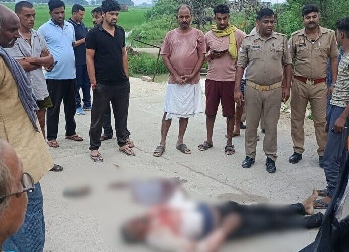 Bike accident in Chopan of Sonbhadra | सोनभद्र में गड्ढे में गिरने से युवक की मौत: चोपन में बाइक अनियंत्रित होकर गिरी, रक्तस्राव से गई जान – Salkhan(Robertsganj) News