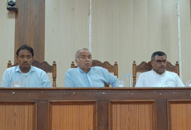 Sankalp meeting on the occasion of Rashtriya Swayamsevak Sangh centenary year | राष्ट्रीय स्वयंसेवक संघ शताब्दी वर्ष के उपलक्ष्य में संकल्प बैठक: सुभाष जी ने कहा- विजयादशमी से होगी शताब्दी वर्ष की शुरुआत, देशभर में होगा पथ संचलन – Balrampur News