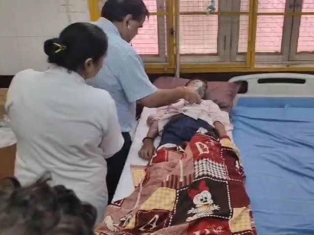 12 year old child dies in Dehgam | मथुरा के देहगाम में 12 साल के बच्चे की मौत: बुखार के बाद झोलाछाप डॉक्टर के पास इलाज कराने ले गए थे – Mathura News