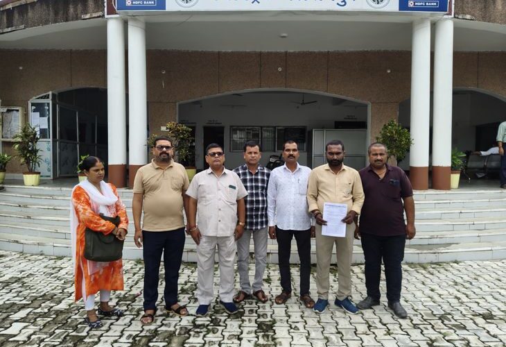 Allegations of corruption in PFMS system in Balrampur | बलरामपुर में पीएफएमएस प्रणाली में भ्रष्टाचार का आरोप: शिक्षक संगठन ने डीएम को सौंपा ज्ञापन, स्वतंत्र जांच की मांग – Balrampur News