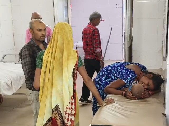 One and half year old child died on Janmashtami | जन्माष्टमी पर डेढ़ साल के बच्चे की मौत: मध्य प्रदेश से मायके आई मां का बेटा महोबा में पानी के टब में डूबा, परिजनों में मची चीख-पुकार – Mahoba News