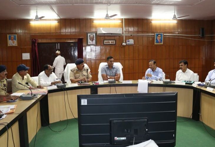 DIG Commissioner held a review meeting in Azamgarh division | आजमगढ़ मंडल में डीआईजी कमिश्नर ने की समीक्षा बैठक: बॉर्डर वाले इलाकों पर गोकशी शराब और गांजे की तस्करी की मॉनिटरिंग करें अधिकारी – Azamgarh News