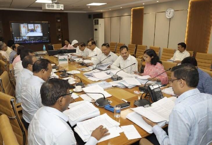 Notice to 35 builders of Noida, pay the dues 75% of the dues will have to be deposited in three months in one and a half years, 21 thousand registries are stuck | नोएडा के 35 बिल्डरों को नोटिस, जमा करे बकाया: 75 प्रतिशत बकाया डेढ़ साल में तीन-तीन महीने में करना होगा जमा, रुकी है 21 हजार रजिस्ट्री – Noida (Gautambudh Nagar) News