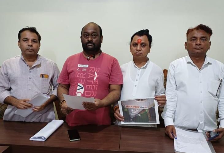 The businessman said – the partner cheated and left the family on the road | व्यापारी बोला- पार्टनर धोखेबाज, परिवार सड़क पर ला दिया: प्रेस कान्फ्रेंस कर मुख्यमंत्री योगी आदित्यनाथ से मांगी मदद, कहा – धमकी मिल रहीं – Meerut News