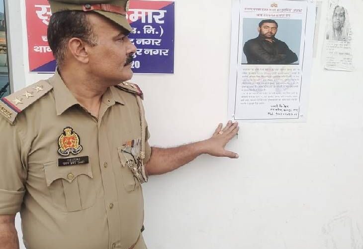 Posters of Deepak Jadon and Neeraj Dubey pasted in Kanpur | कानपुर में दीपक जादौन और नीरज दुबे के पोस्टर चस्पा: पुलिस ने की घोषणा- जानकारी देने पर 50-50 हजार का मिलेगा इनाम – Kanpur News