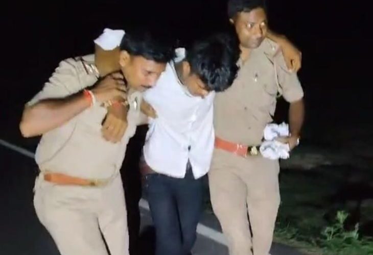 Robber arrested during encounter in Prayagraj | प्रयागराज में मुठभेड़ के दौरान लुटेरा गिरफ्तार: पुलिस ने घेरा तो फायरिंग कर भागने लगा 25 हजार का इनामी, पैर में लगी गोली – Prayagraj (Allahabad) News