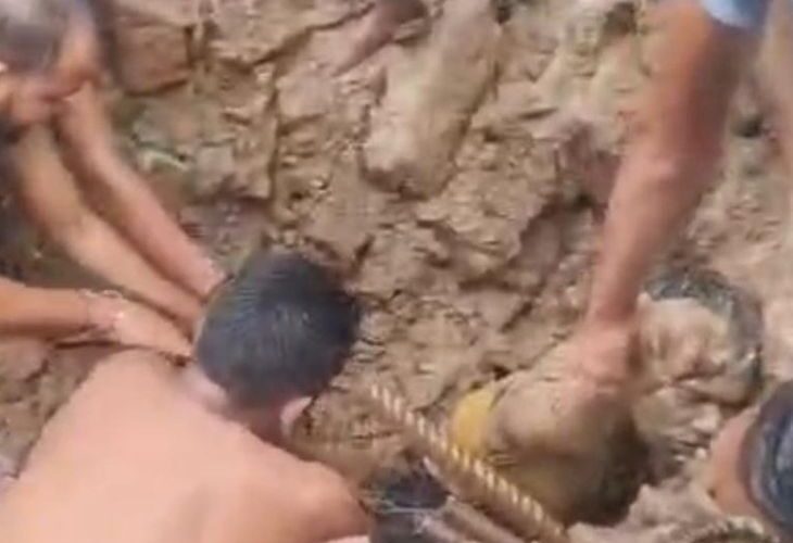 Rambagh station wall collapsed in Prayagraj, one died | प्रयागराज में रामबाग स्टेशन की दीवार गिरी, एक की मौत: बारिश से ढह गई निर्माणधीन दीवार, दो मजदूर दबे थे, एक जख्मी – Prayagraj (Allahabad) News